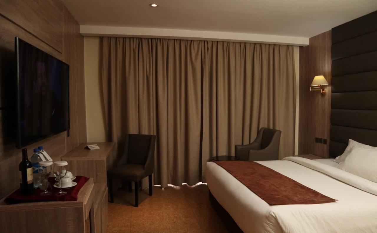Monty Suites Calabar Exterior foto
